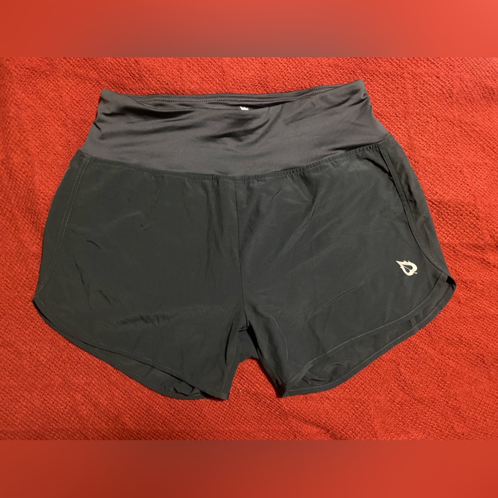 Baleaf grey workout shorts size small zipper in back top NWT